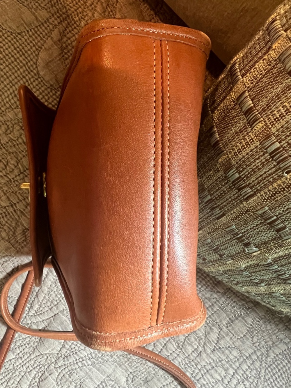 Vintage Coach Legacy Scooter 9893 Tan Brass Kiss Lock Leather Bag with No Tag - Picture 4 of 14